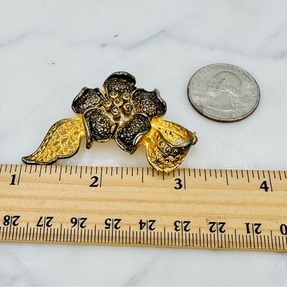 Flower Brooch Pin Gold Tone and Gunmetal Burnished Finish Ribbon Bow Romantic - Picture 8 of 9